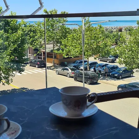 Modern By The Fishta Q5 23 *